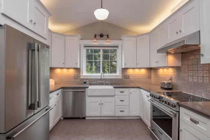 A Guide to Under Cabinet Lighting in Your Contemporary Kitchen
